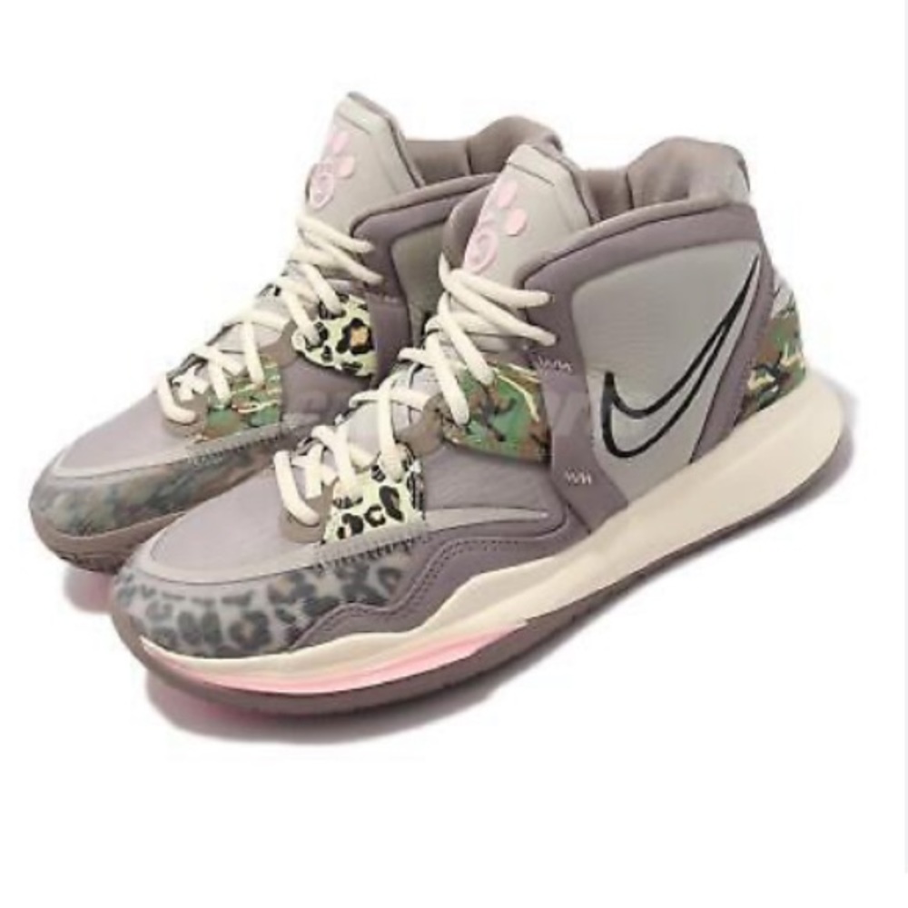 NWOT Nike SB Dunk high lucky / high tops